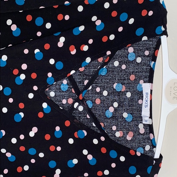 A lady tops - Picture 2 of 3